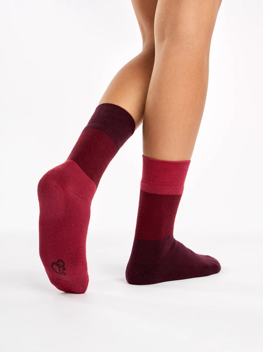 warm-socks-maroon-tri-color-06/06005c1197dee0d378ed9fde62fbd91725b1b8a3