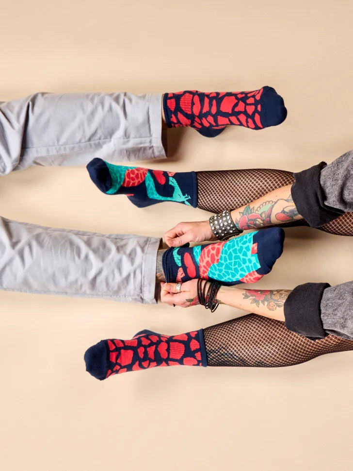 crew-socks-giraffes-on-a-date-11/11be6f2637c8a81f91a0f191cf00ff2bc1833dcd