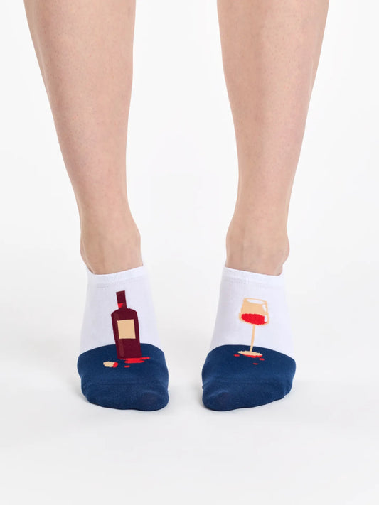 sneaker-socks-bottle-of-wine-27/274eeed56487fecb5f97c09899e492a94f678ba2