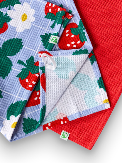 kitchen-towels-2-pack-strawberries-flowers-fe/fee3cbbc1f42da6e66d83cd01880bc6c1e78ac4f