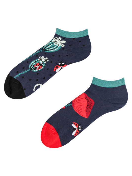 ankle-socks-ladybugs-poppy-flowers-02-0e/0eeab90cd2b5ab864dfd1c00cdca958d924553aa