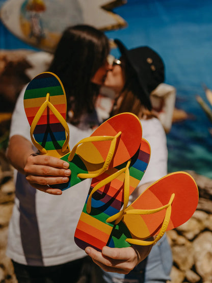 flip-flops-rainbow-stripes-40/408d49b207bf596c675b0acd0789fe74b5d53794