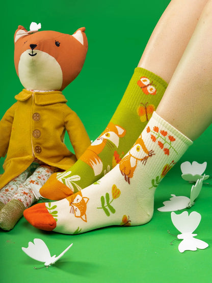 crew-socks-fox-butterflies-02-6e/6e3dee401f01e6dc680588df1a41594961c6fa92