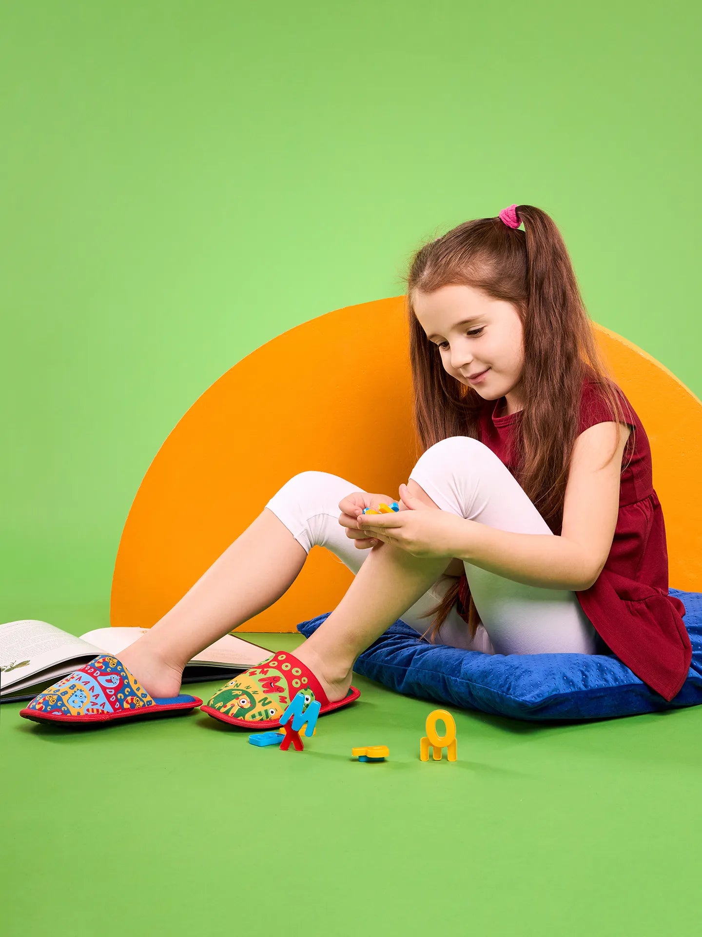 kids-slippers-first-letters-4e/4e64c3afdedfd35be491145a826bae76decf1a70