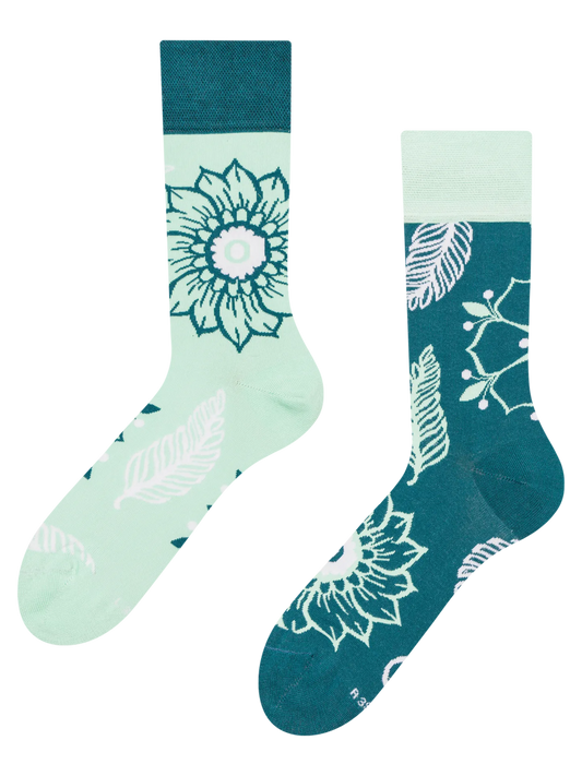 regular-socks-mandala-leaves-07/07b4247be77314c3ff957b9fbb53691d2397fe72