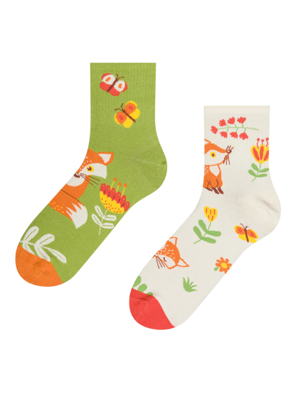 crew-socks-fox-butterflies-02-87/878654f17c38621af73b2c42e28b2188a5528834