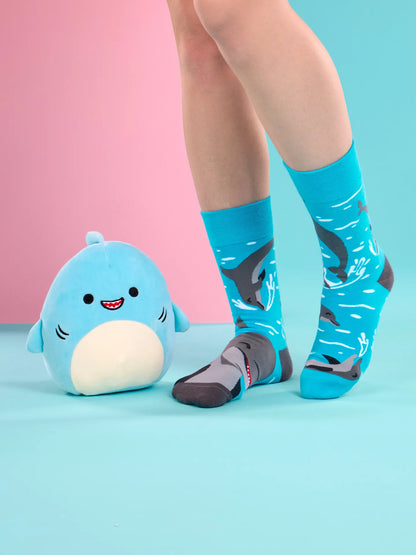 regular-socks-dolphins-02-e4/e43b1cd45fa07390f6a45af6fcada7084aedd263