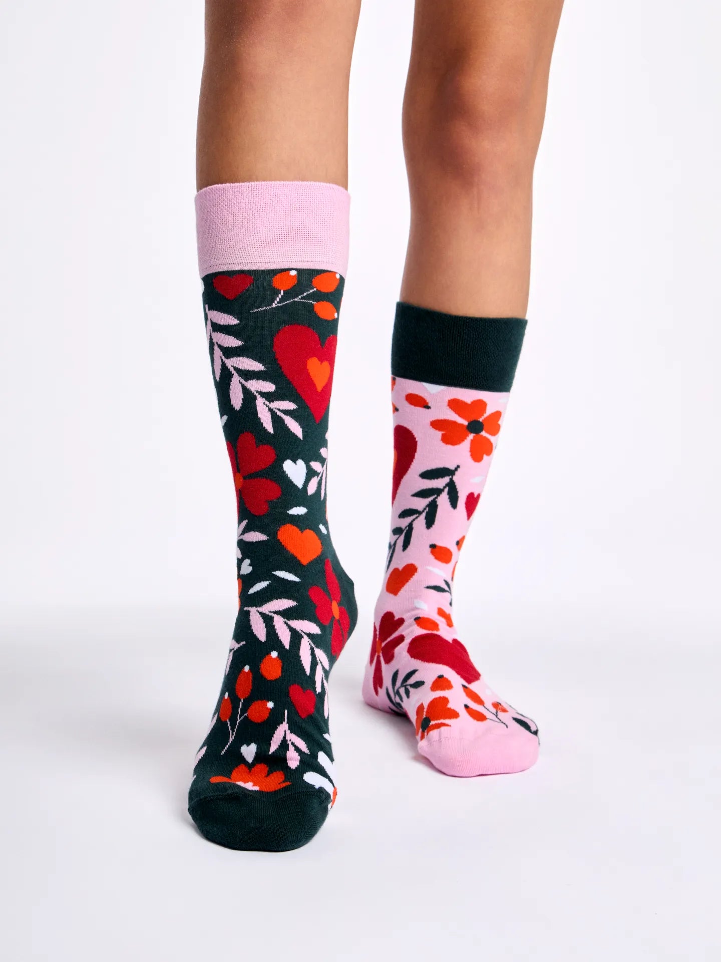 regular-socks-floral-love-02-4a/4accb12808f05fa69c599f839f05ac2332829f78