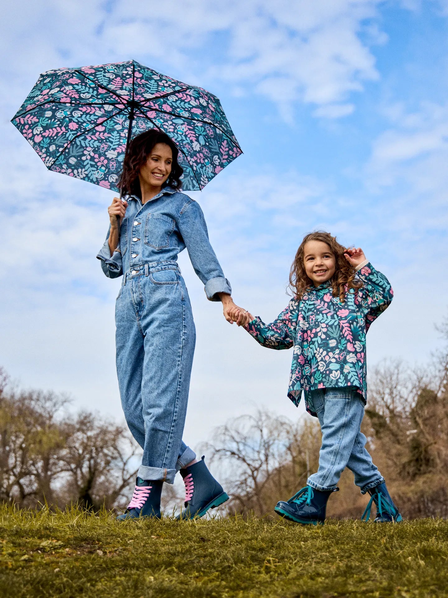 umbrella-leaves-bugs-54/5455b2b81a1b280ef47e8f5b15ed2f5ea5a6f03b