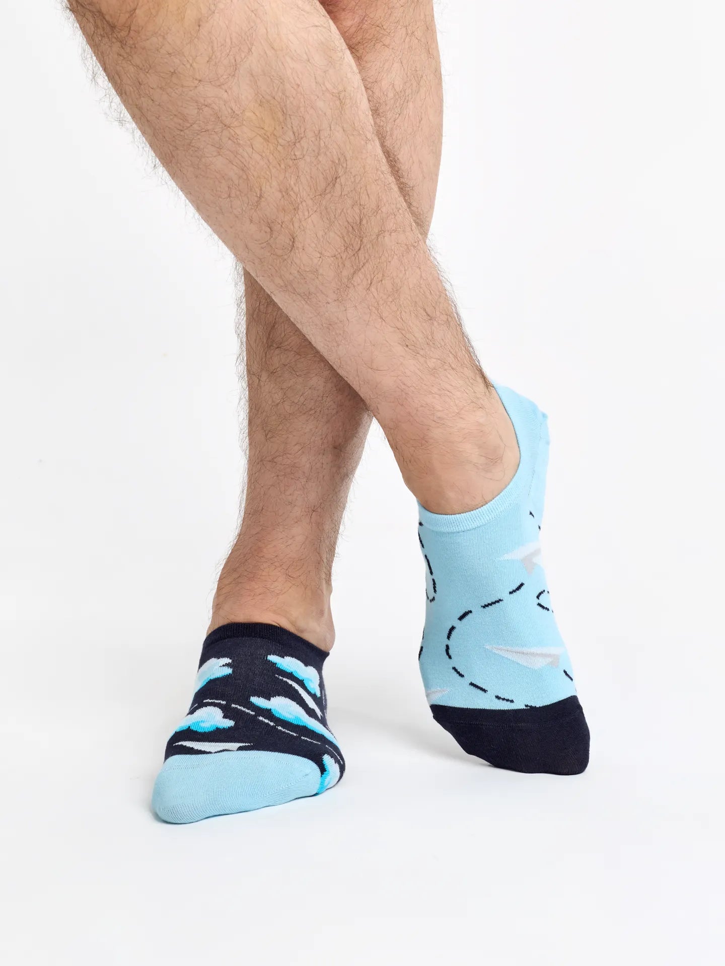 sneaker-socks-paper-planes-clouds-okt-2c/2ce4f379a7c4a52d7756feb3a3d644d16709c6ca