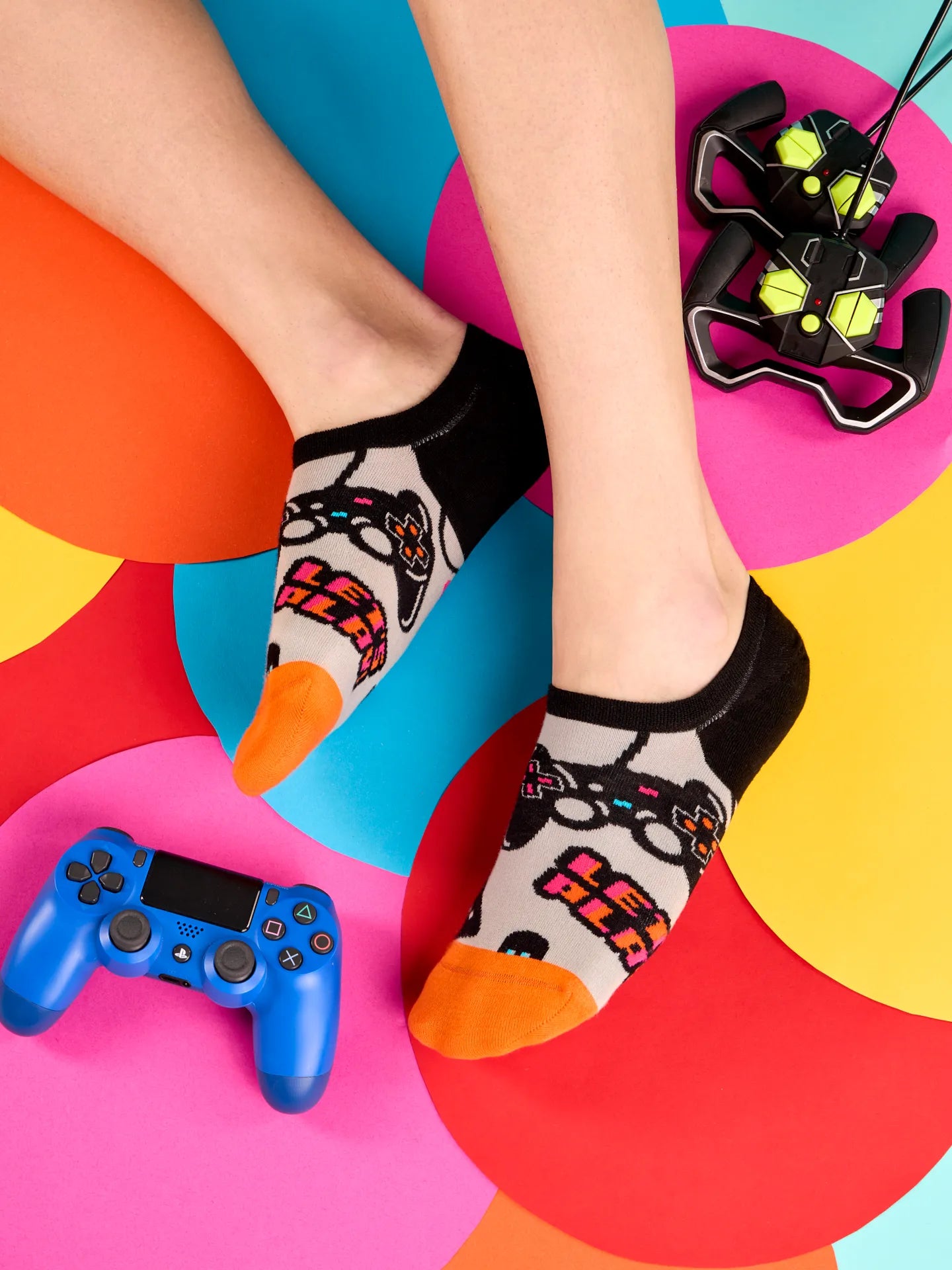 sneaker-socks-gamer-okt-06/06734abb72aad603f200323923392ecb40313ede