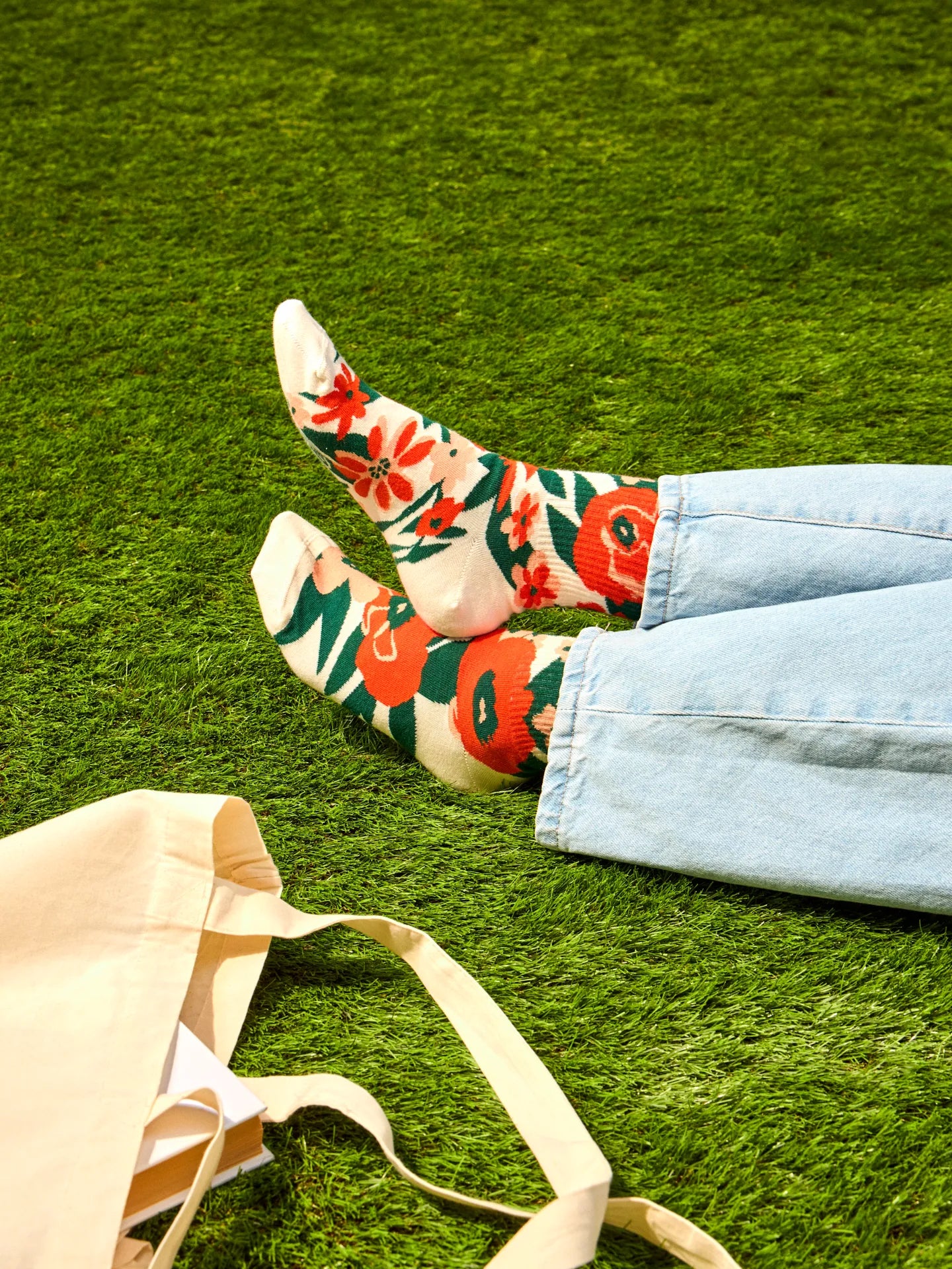 crew-socks-poppy-garden-80/800539066510a17bb646e31dafad5f16e936de94