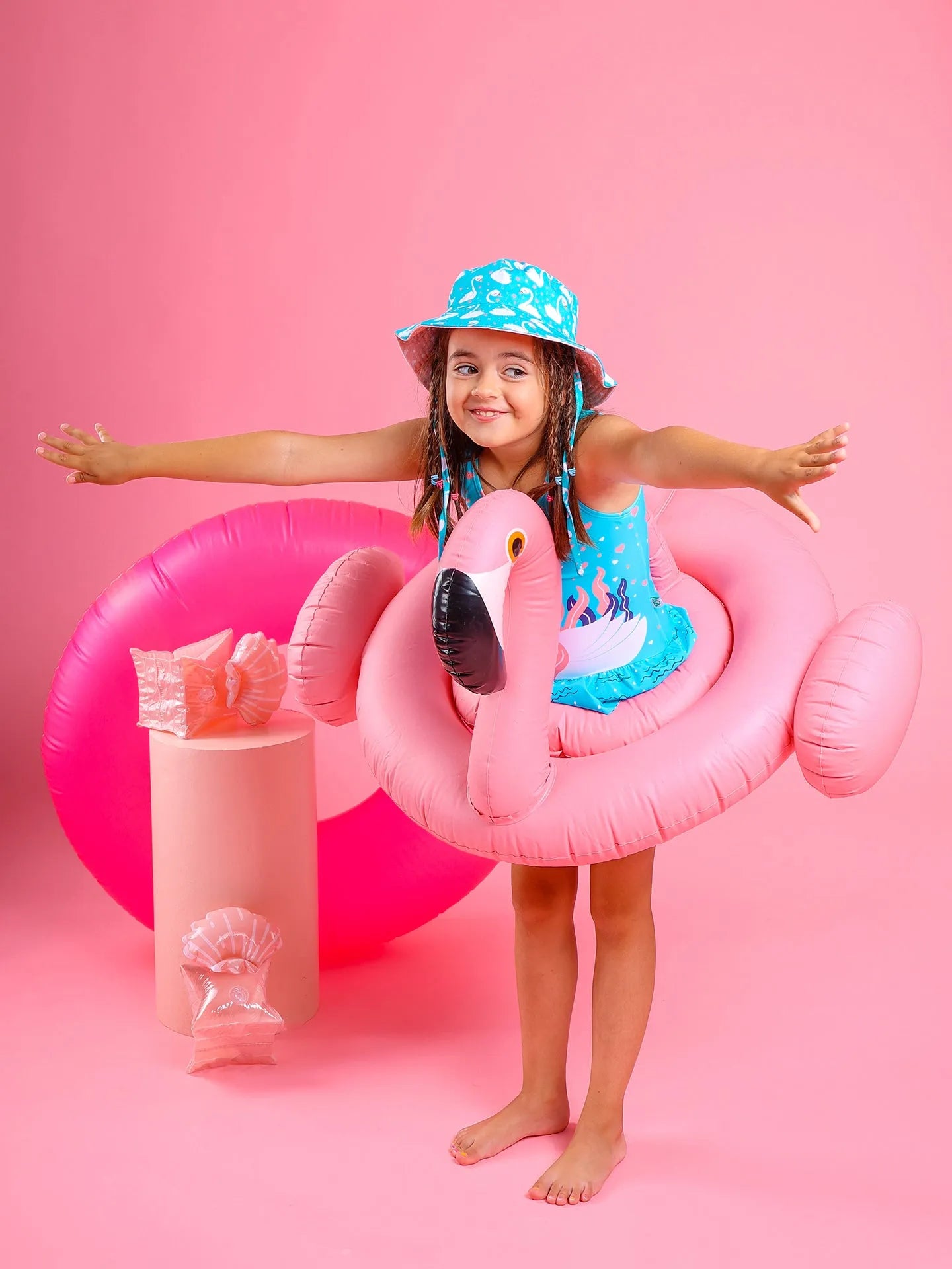kids-bucket-hat-lovely-swan-80/804c695253262b3e13d5b4284215395eb317f750