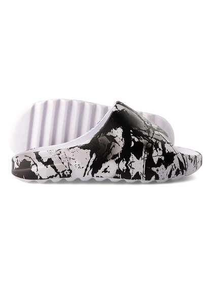 chunky-slides-black-white-stains-d3/d3b62f00fd3520c9f1f26d7115095a68d363c180