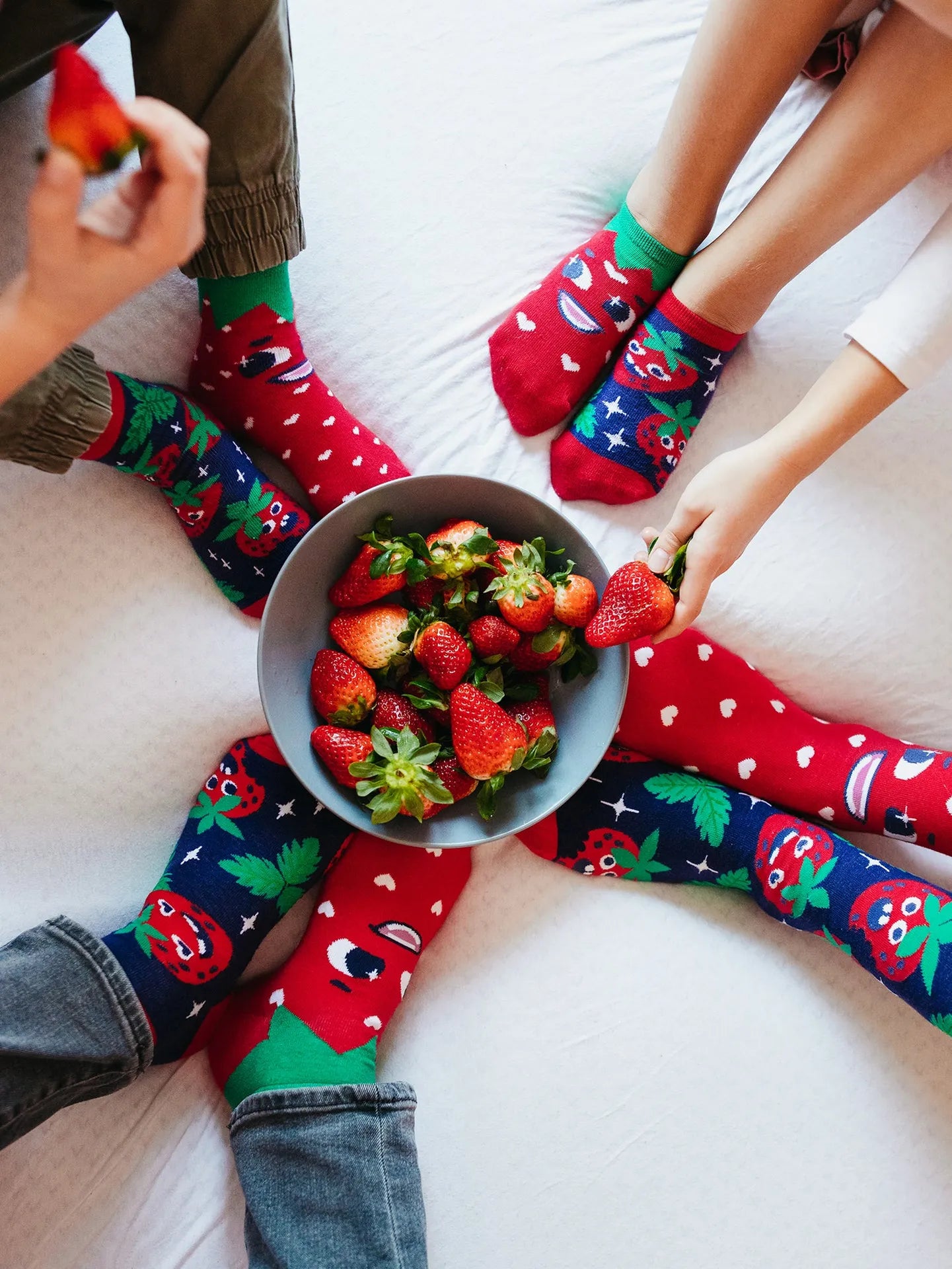 ankle-socks-happy-strawberries-02-19/19f9f39c2246cfbdb804d44c063b280904df0f4a