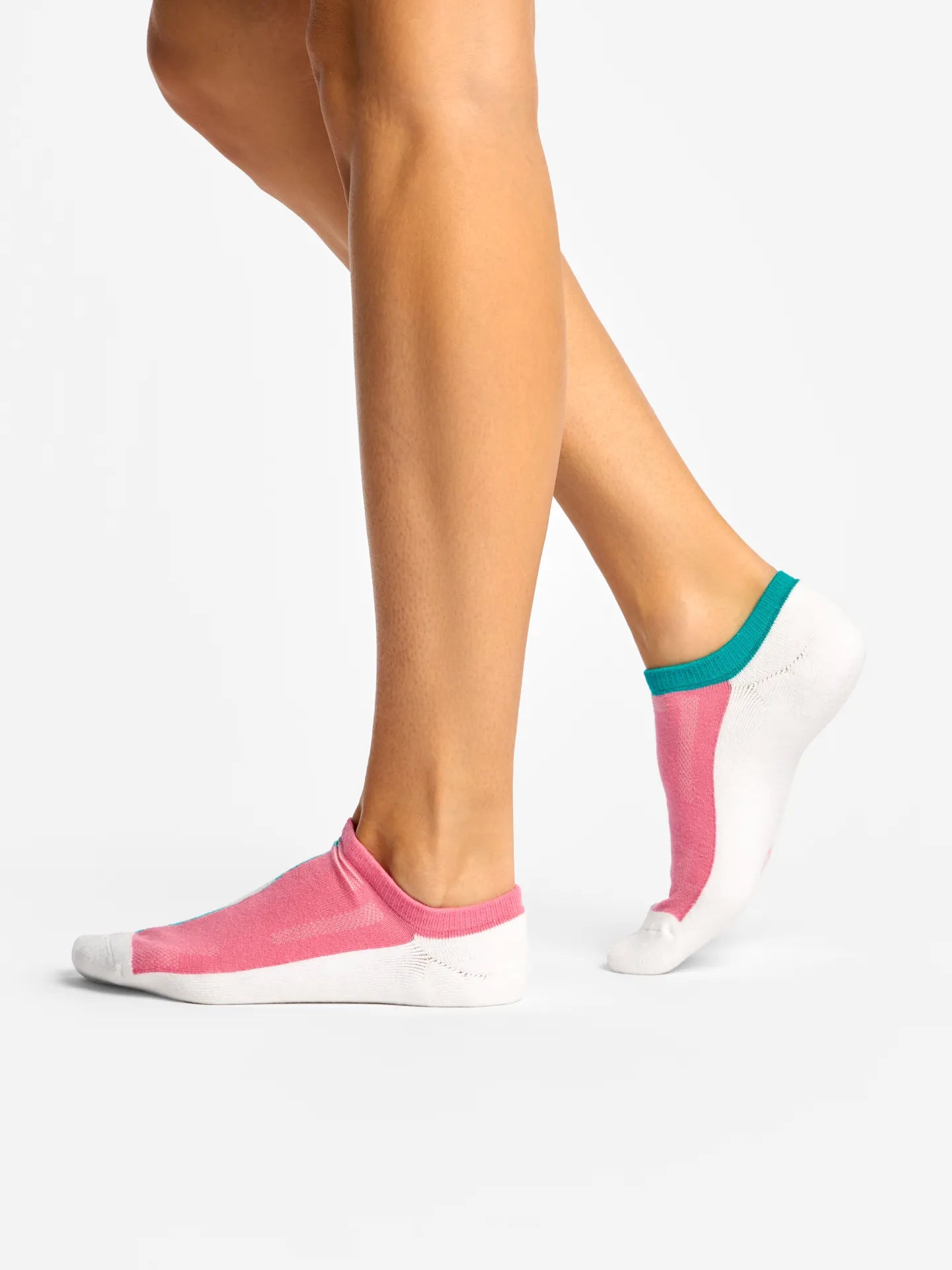 pink-turquoise-active-sneaker-socks-c0/c03b6634b20a397fc073051f4ab8cb01c42bde74