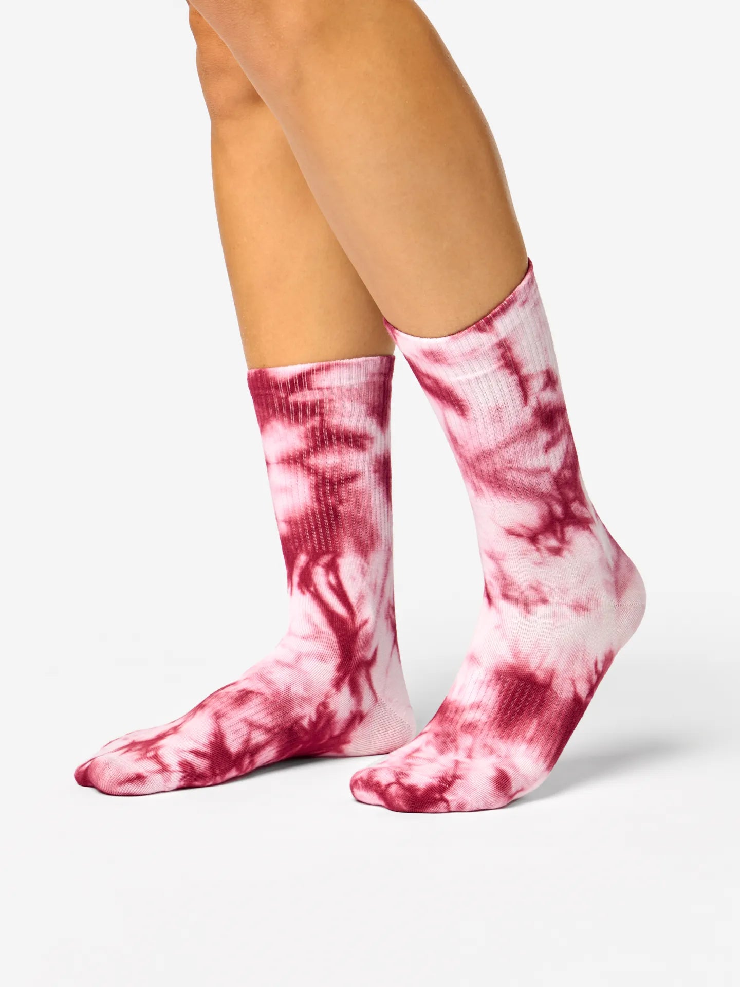 burgundy-tie-dyed-regular-socks-7a/7ab4adcd854f2eec5381b3777f198a000005b8eb