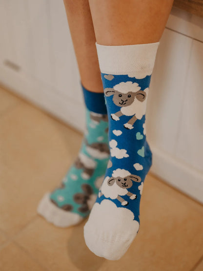 regular-socks-sheep-clouds-02-b6/b66a0b48b1412b8fe6770b6321c54a4c6cf2ceaa