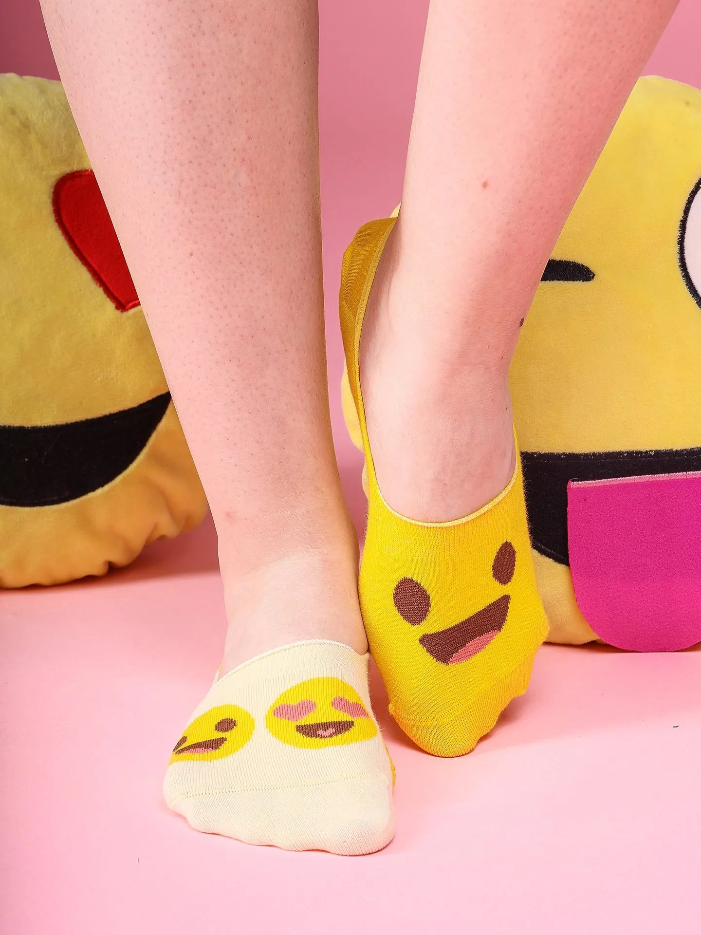 no-show-socks-smileys-65/65fd90a1d0b488d78a5f0aaef35b946099303728